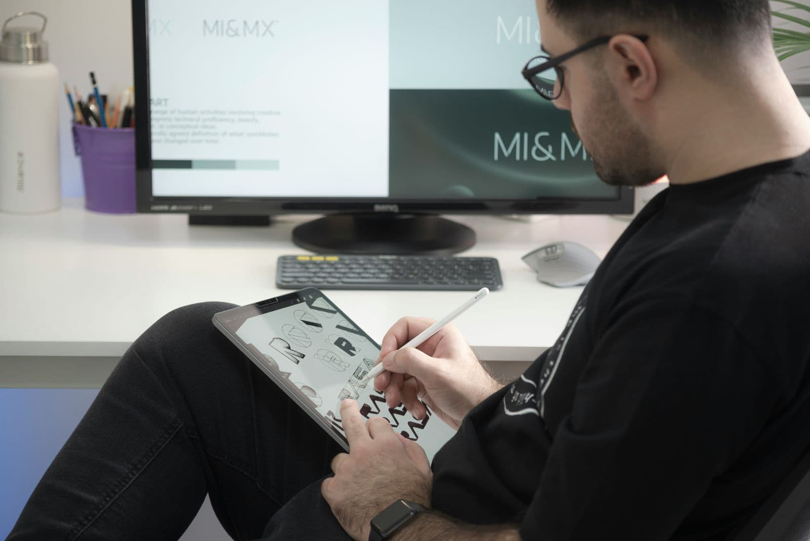 Graphic Designer Resume Guide: Land More Interviews in 2026